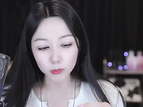 Nuyoah-77 online show from 03-28-26, 01:54