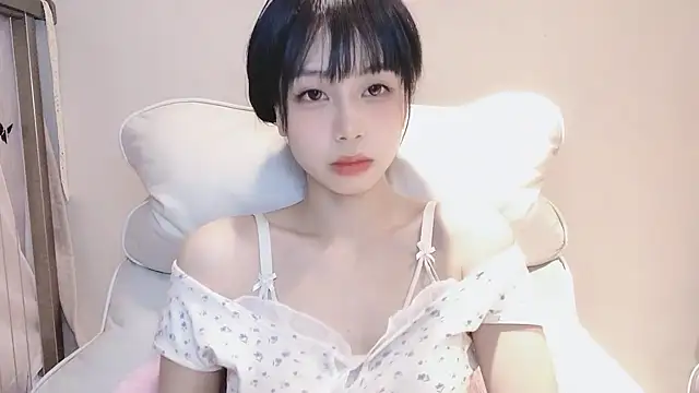 Snapshot of -Hottie chatting on 12-09-24, 03:44 -Hottie online show from 12-09-24, 03:44