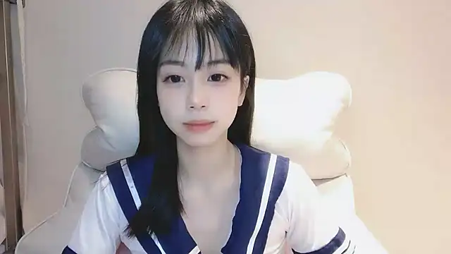 Snapshot of -Hottie chatting on 12-17-24, 03:17 -Hottie online show from 12-17-24, 03:17