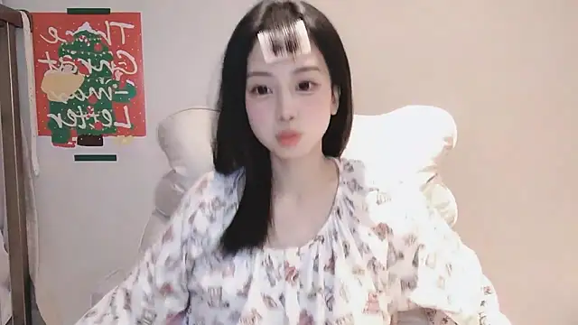 Snapshot of -Hottie chatting on 12-18-24, 03:22 -Hottie online show from 12-18-24, 03:22