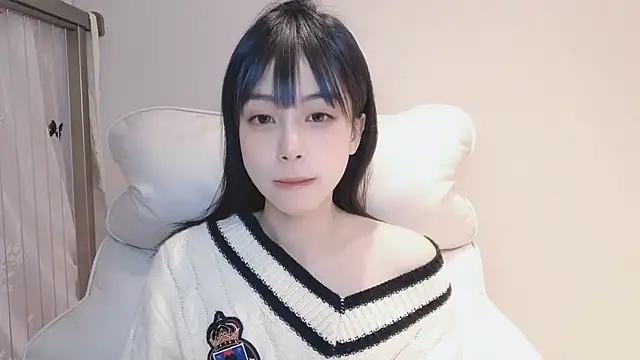 Snapshot of -Hottie chatting on 12-29-24, 03:57 -Hottie online show from 12-29-24, 03:57