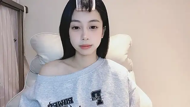 Snapshot of -Hottie chatting on 01-04-25, 03:28 -Hottie online show from 01-04-25, 03:28