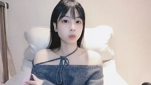 Snapshot of -Hottie chatting on 01-08-25, 03:17 -Hottie online show from 01-08-25, 03:17