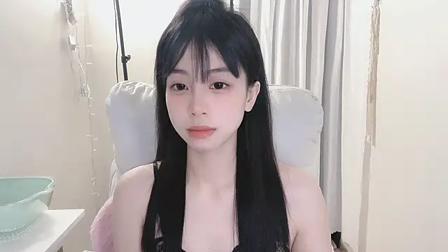 Snapshot of -Hottie chatting on 03-03-25, 04:24 -Hottie online show from 03-03-25, 04:24