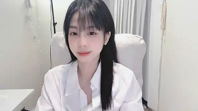 Snapshot of -Hottie chatting on 03-07-25, 03:28 -Hottie online show from 03-07-25, 03:28