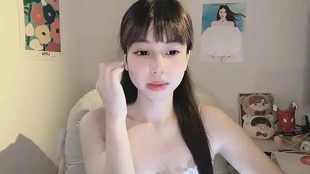 Snapshot of -Hottie chatting on 09-09-25, 04:17 -Hottie online show from 09-09-25, 04:17