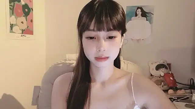 Snapshot of -Hottie chatting on 09-14-25, 04:28 -Hottie online show from 09-14-25, 04:28