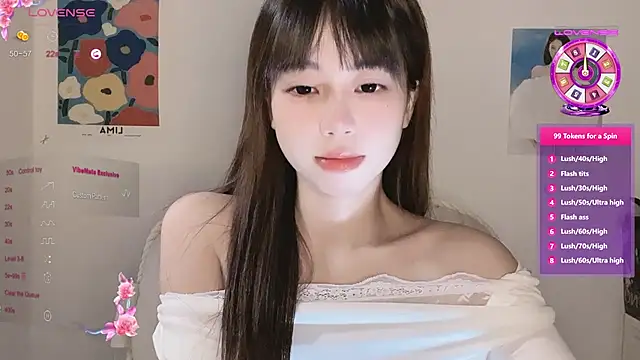 Snapshot of -Hottie chatting on 11-03-25, 04:08 -Hottie online show from 11-03-25, 04:08