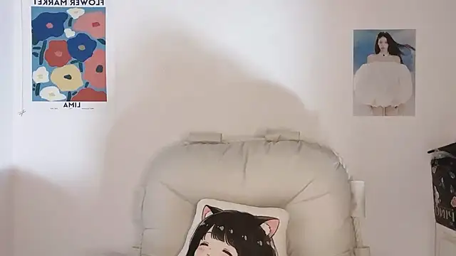 Snapshot of -Hottie chatting on 12-01-25, 03:50 -Hottie online show from 12-01-25, 03:50