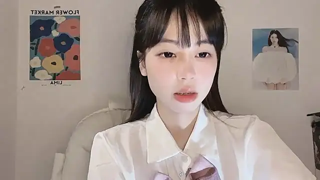 Snapshot of -Hottie chatting on 12-02-25, 04:02 -Hottie online show from 12-02-25, 04:02