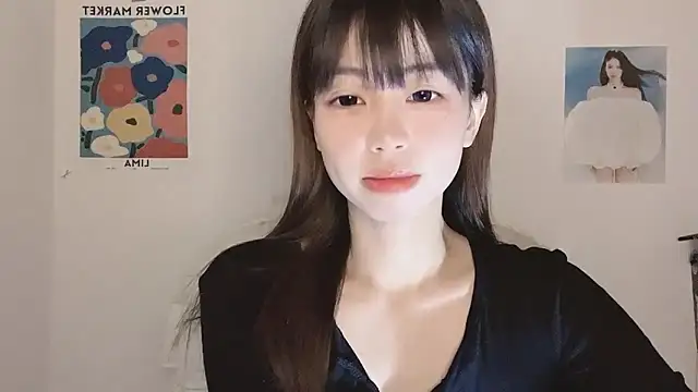 Snapshot of -Hottie chatting on 12-05-25, 04:03 -Hottie online show from 12-05-25, 04:03