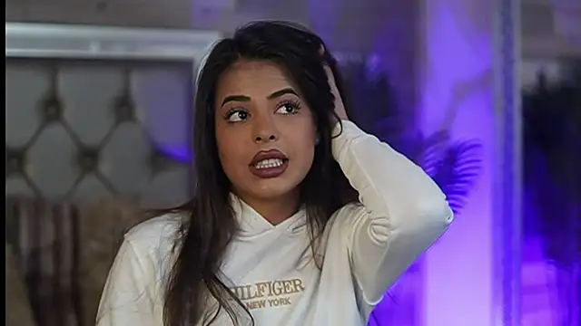 KeylaConner online show from 10-14-25, 03:51