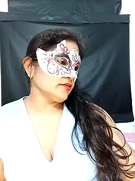 Snapshot of Maya8175 chatting on 01-26-25, 04:51 Maya8175 online show from 01-26-25, 04:51