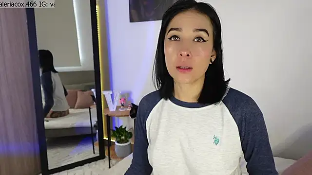 Snapshot of ValeriaCox chatting on 06-02-26, 11:34 ValeriaCox online show from 06-02-26, 11:34