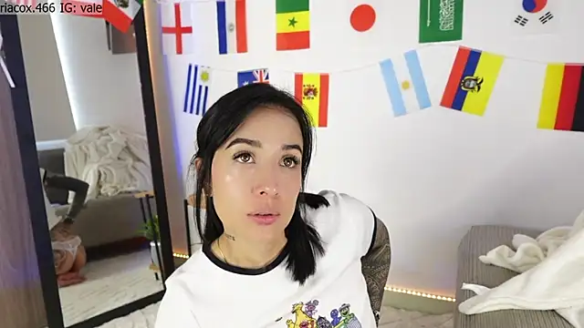 Snapshot of ValeriaCox chatting on 06-22-26, 01:19 ValeriaCox online show from 06-22-26, 01:19