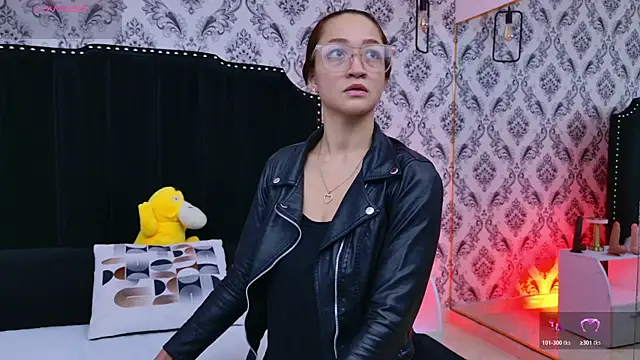 SaaraBrown online show from 11-06-25, 12:17