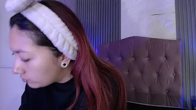 Mia Rinn online show from 11-05-25, 01:55