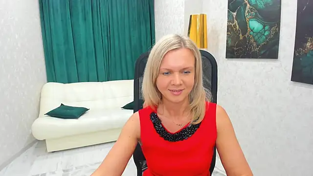 AgathaKlouin online show from 02-02-25, 07:09