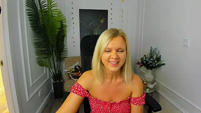 AgathaKlouin online show from 10-14-25, 07:14