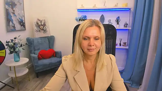 AgathaKlouin online show from 04-16-26, 09:39