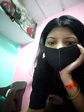 Hotty-Divya online show from 04-25-26, 03:31
