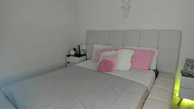 Ori valentina online show from 03-31-26, 08:31