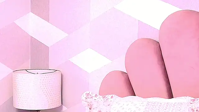 Snapshot of KylieMonnett chatting on 11-06-25, 09:26 KylieMonnett online show from 11-06-25, 09:26