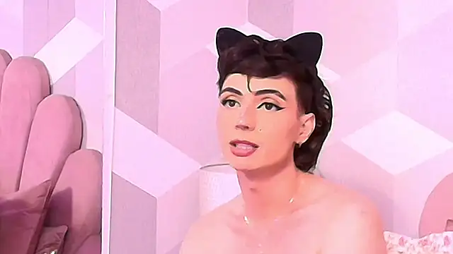 Snapshot of KylieMonnett chatting on 11-07-25, 07:58 KylieMonnett online show from 11-07-25, 07:58