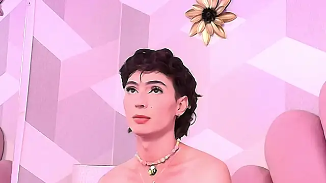 Snapshot of KylieMonnett chatting on 11-25-25, 07:14 KylieMonnett online show from 11-25-25, 07:14