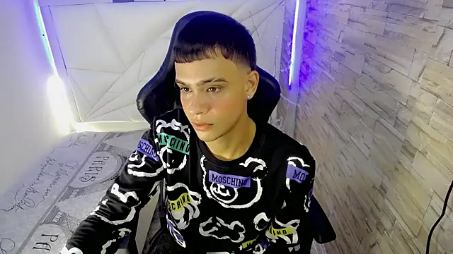 Snapshot of zacariasss_ chatting on 12-02-24, 08:44 zacariasss online show from 12-02-24, 08:44