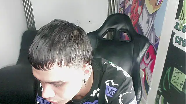 Snapshot of zacariasss_ chatting on 12-30-24, 09:27 zacariasss online show from 12-30-24, 09:27