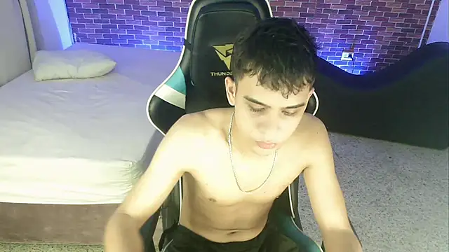 Snapshot of zacariasss_ chatting on 09-25-25, 03:54 zacariasss online show from 09-25-25, 03:54