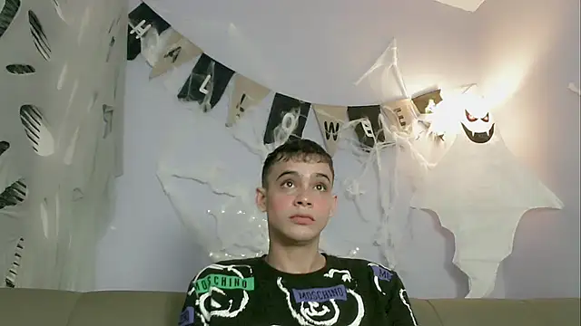 Snapshot of zacariasss_ chatting on 10-27-25, 03:21 zacariasss online show from 10-27-25, 03:21