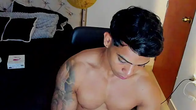 Andrew wolf7 online show from 11-26-25, 01:12