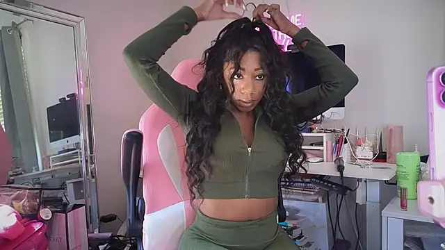 Snapshot of longislandprincess chatting on 09-18-25, 05:59 longislandprincess online show from 09-18-25, 05:59