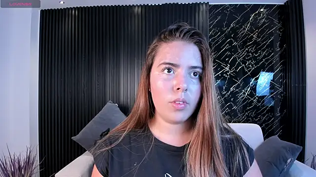 Lyssa Muller online show from 12-22-25, 03:31