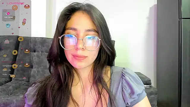 emmadiaz1 online show from 02-25-25, 07:52