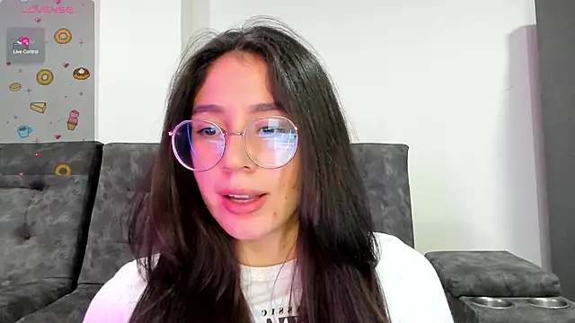 emmadiaz1 online show from 03-22-25, 06:00