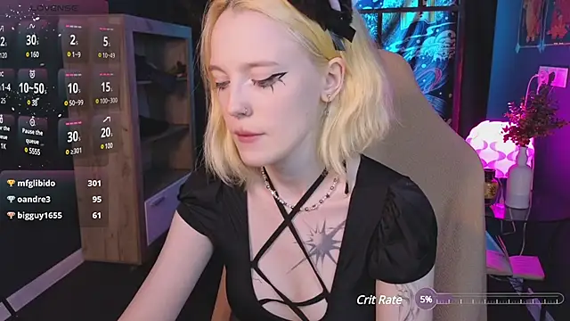 Snapshot of Crackling_Tatii chatting on 12-06-24, 03:19 Crackling Tatii online show from 12-06-24, 03:19