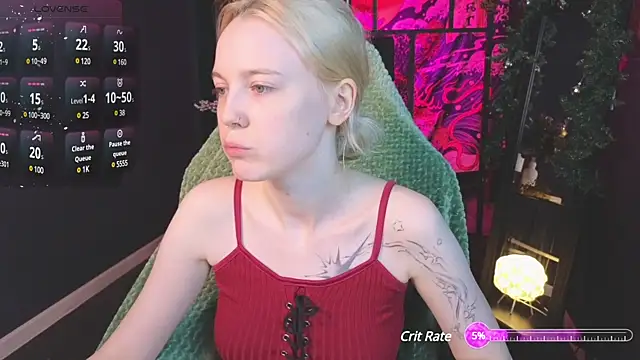 Snapshot of Crackling_Tatii chatting on 01-11-25, 09:25 Crackling Tatii online show from 01-11-25, 09:25
