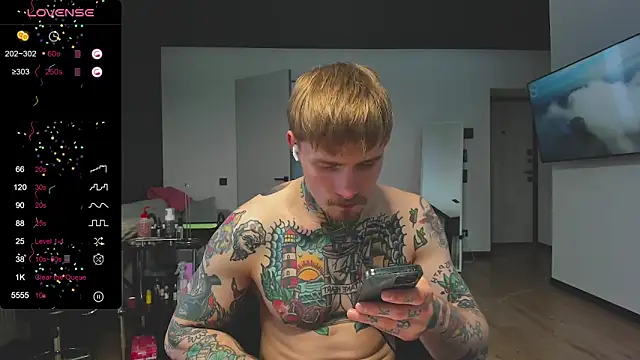 Snapshot of white_King9999 chatting on 02-16-25, 01:49 white King9999 online show from 02-16-25, 01:49