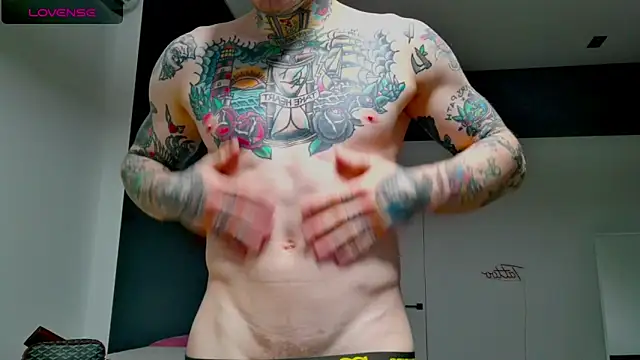 Snapshot of white_King9999 chatting on 10-20-25, 02:45 white King9999 online show from 10-20-25, 02:45