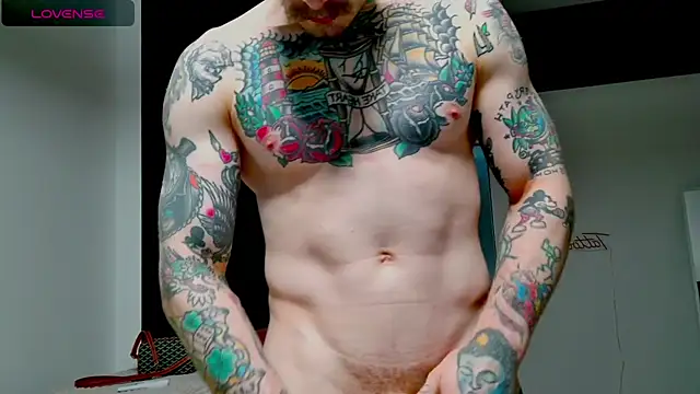 Snapshot of white_King9999 chatting on 10-25-25, 12:23 white King9999 online show from 10-25-25, 12:23