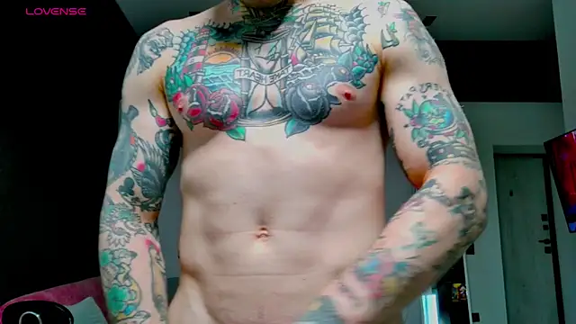 Snapshot of white_King9999 chatting on 10-28-25, 01:25 white King9999 online show from 10-28-25, 01:25