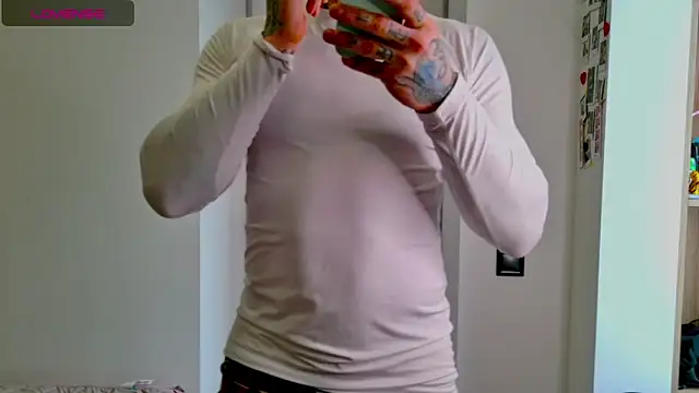 Snapshot of white_King9999 chatting on 02-15-26, 11:52 white King9999 online show from 02-15-26, 11:52