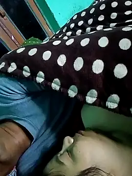 Snapshot of Lustyful_Couple chatting on 12-17-24, 11:27 Lustyful Couple online show from 12-17-24, 11:27