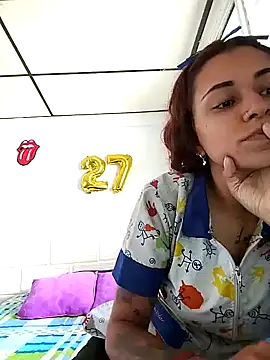 Snapshot of caroline0997 chatting on 01-16-25, 06:27 caroline0997 online show from 01-16-25, 06:27