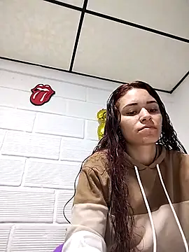 Snapshot of caroline0997 chatting on 02-13-25, 01:15 caroline0997 online show from 02-13-25, 01:15