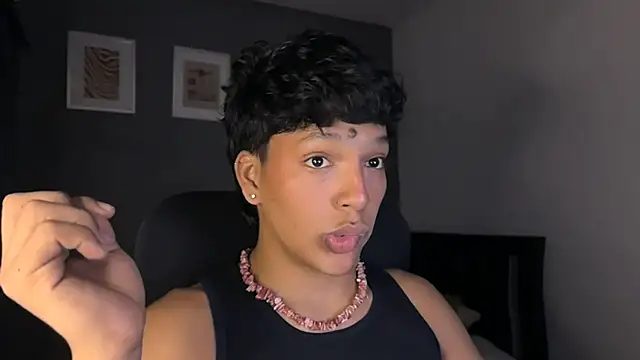 Snapshot of Xander_bonnet1 chatting on 02-12-25, 04:44 Xander bonnet1 online show from 02-12-25, 04:44