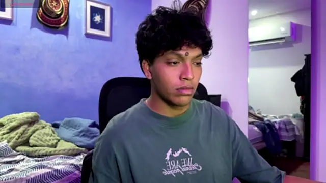 Snapshot of Xander_bonnet1 chatting on 11-29-25, 02:31 Xander bonnet1 online show from 11-29-25, 02:31